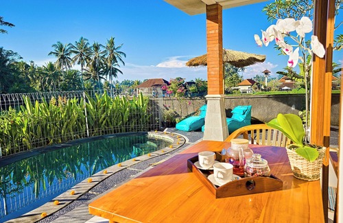 Kutuh Kaja Villa | Charming 1 BR Ubud villa with rice field views, AC & WiFi – perfect for couples.