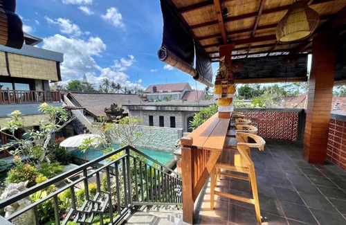 Kemenuh Casa | Sari Murni