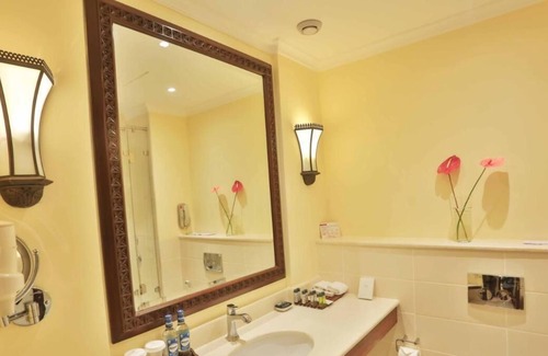 Nyali Cama Y Desayuno | Sarova Whitesands Beach Resort & Spa 3