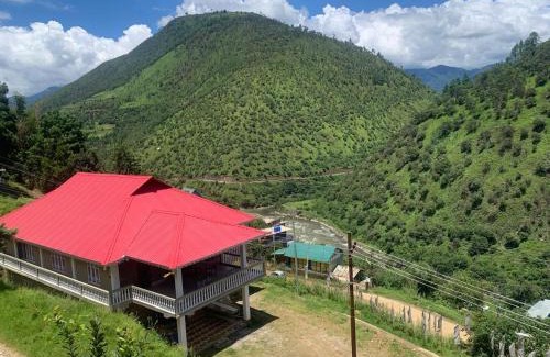 Dirang Casa | Sarung Homestay
