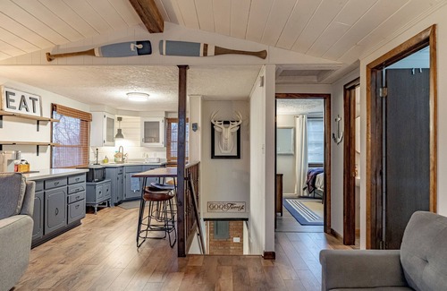 Clarkson Casa | Sassy Cove Lakehouse on Nolin Lake