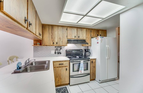 Tropic Casa | Satellite Beach Townhome w/ Patios: 2 Mi to Beach