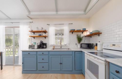 Atkinson Casa | Satilla Woods Cabin & Hot Tub