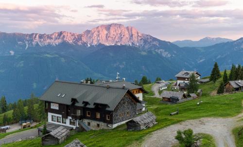 Berg im Drautal Hotel | Sattleggers Alpenhof & Feriensternwarte