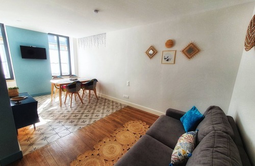 La Charite-sur-Loire Apartamento | Apartamento-Diseñador-Baño con bañera-Vista a la Ciudad