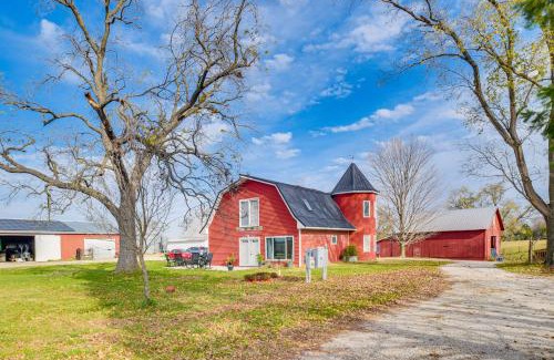 Smithshire Casa | Sauna and Private Hot Tub Kirkwood Farmhouse!