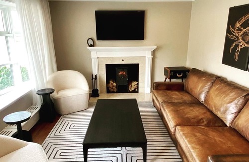 Colesville Casa | Sauna, hot tub, gym, great outdoor space!