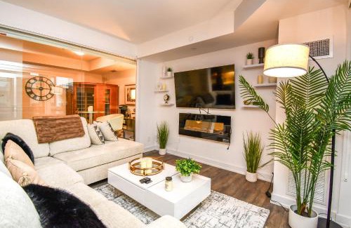 Innisfil Apartamento | Sauna*King Bed*Fireplace*SmartTV