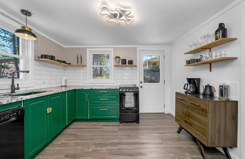 Brevard Casa | Sauna+Walk downtown + Close to National Forest + Brevard Music Center + king bed