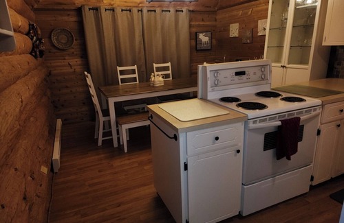 Hemlock Valley Cabina | Sauna | Yoga/Work-Out Space |Pet Friendly | Wi-fi