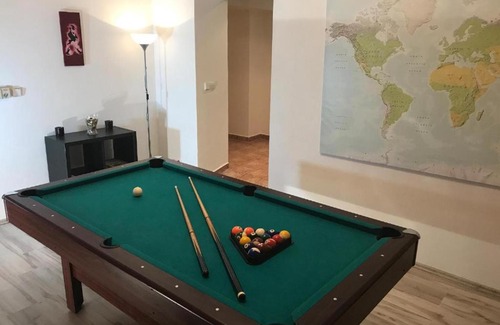 Wesoła Zachod Hotel | Private pub
