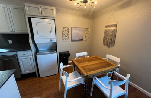 College Station Apartamento | Savannah: 1st Floor-Walk to A&M-Comfy King Beds