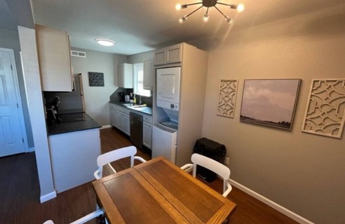 College Station Apartamento | Savannah: 1st Floor-Walk to A&M-Comfy King Beds