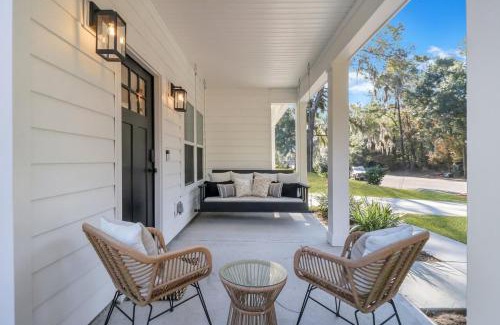Whitemarsh Island Casa | Savannah Comfort Sanctuary by Oatland Island Wildlife Center