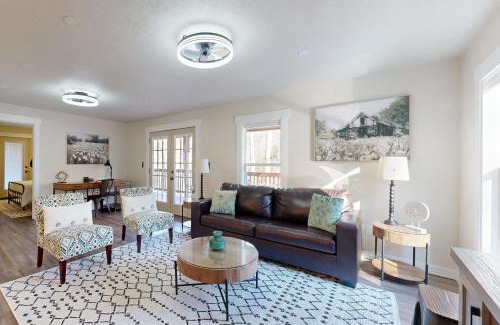 Sylva Casa | Savannah Creek Cottage
