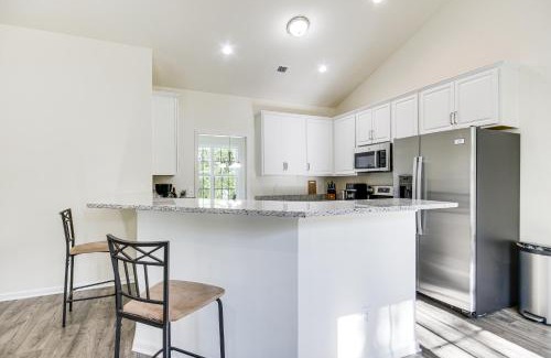 McCormick Casa | Savannah Lakes Village Home Golf and Hike!