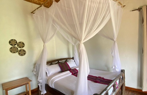 Paraa Cabina | savannah murchison lodge