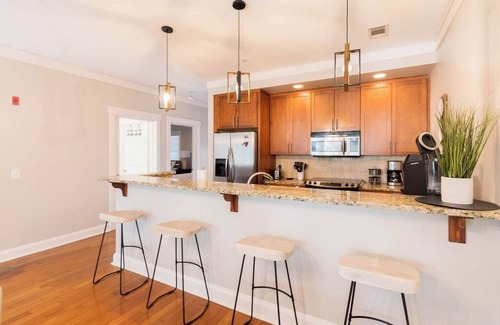 Old West Broad Neighborhood Apartamento | Savannah Residences|Private Parking|5BR/4BA