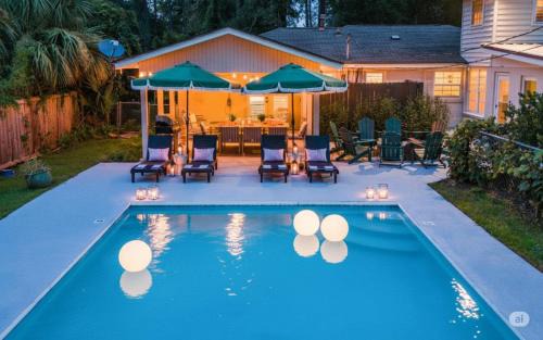 Isle of Hope Historic District Casa | Savannah Retreat with Pool,Golf,Hot tub, Sleeps 14