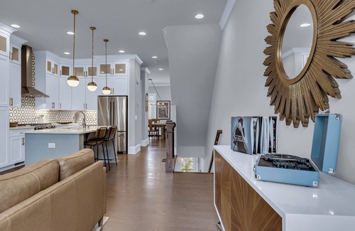 Hitch Village - Fred Wessels Homes Casa | Savannah Riverwalk Townhome