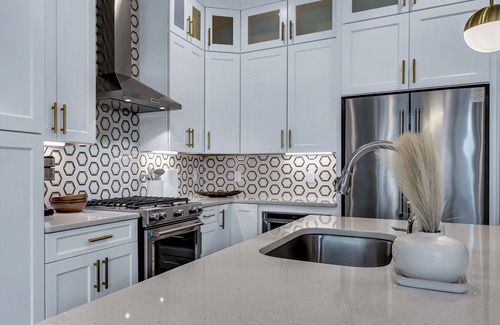 Hitch Village - Fred Wessels Homes Casa | Savannah Riverwalk Townhome