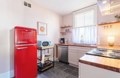 Thomas Square Apartamento | Savannah Stay with Style 3BR, Walk to Everything!