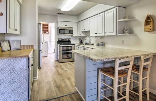 Thunderbolt Casa | Savannah Townhome w/ Deck - 15 Mi to Beach!