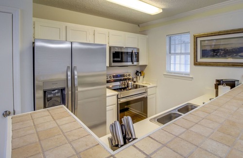 Whitemarsh Island Casa | Savannah Vacation Rental ~ 8 Mi to River Street!