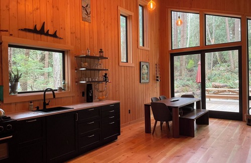 Savary Island Cabina | Savary Mid Island Modern