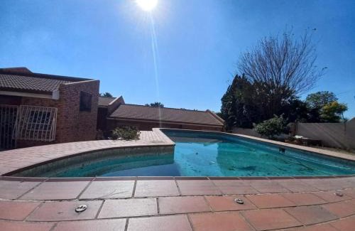 Emalahleni Apartamento | Saveways budget suite