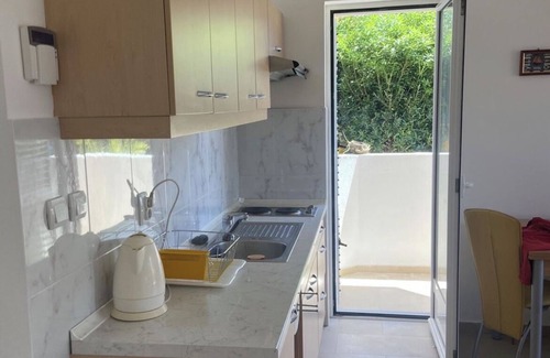 Topla Apartamento | SAVINA Apartan 20 metara od mora stan za 3 osobe