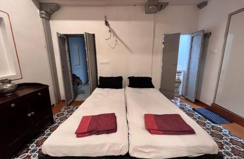 Ahmedabad City Centre Cama Y Desayuno | Savita Ba Ni Haveli A Heritage House