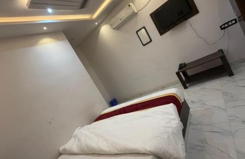 Gaya Hotel | Savittri inn