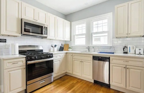 Ampere Apartamento | Savvy Traveler 3BR NJ Home with great access to New York City