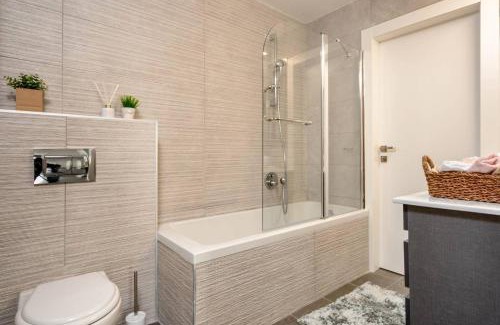 Jerusalem Casa | Savyoney Ramat Sharet By Isrentals- 3 Bedrooms