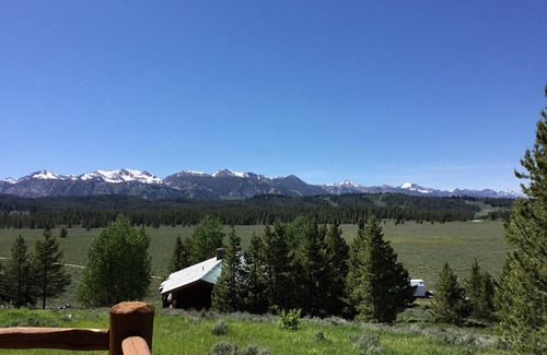 Ketchum Casa | Sawtooth City Elegance, vistas de 360 ​​°, mucho sol, paz y tranquilidad