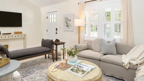 Isle of Palms Casa | Sawyer by AvantStay Stunning Isle Of Palms Home w Pool