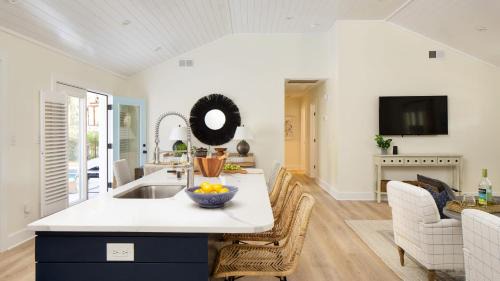 Isle of Palms Casa | Sawyer by AvantStay Stunning Isle Of Palms Home w Pool