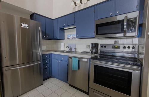 Snowshoe Condominio | SC 5313: Appealing 2BR with loft & private balcony. Perfect for summer w/pool!