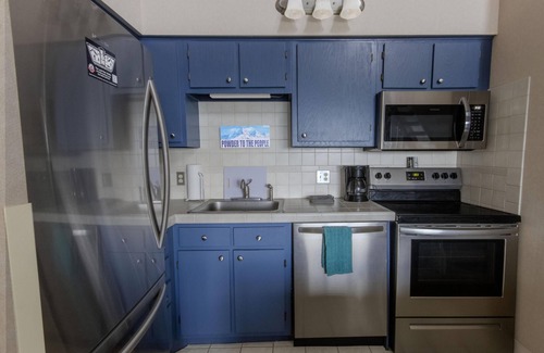 Snowshoe Condominio | SC 5313: Appealing 2BR with loft & private balcony. Perfect for summer w/pool!