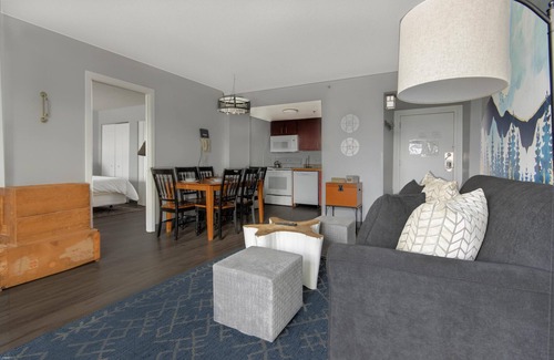 Snowshoe Condominio | SC 5405: Snowfall Sanctuary | Fireplace Glow & Near the Lifts