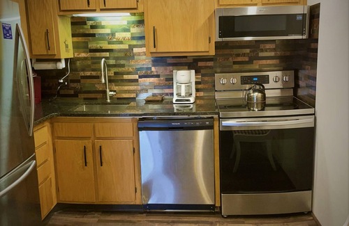 Snowshoe Condominio | SC 5410: Powder Peak Escape | Ski-In Access & Cozy Fireplace