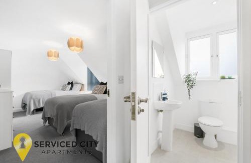 Balsall Common Casa | SCA-Arden House 10min to NEC Sleeps 6 Parks 2 Vans