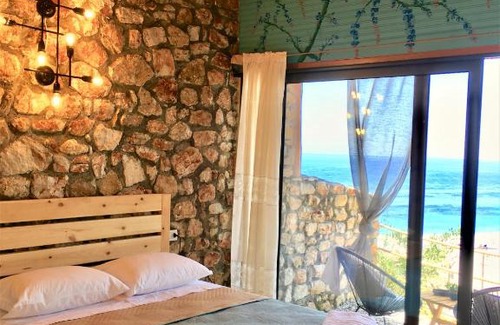 Jala Otro | Scala Bungalows