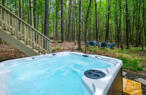 Gouldsboro Casa | Scandi Bliss Fall Colors, Lake & Game Room