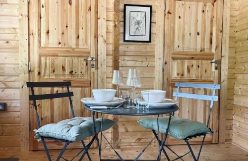 Westleigh Casa | Scandi-Style Cabin in Bideford, Private Parking