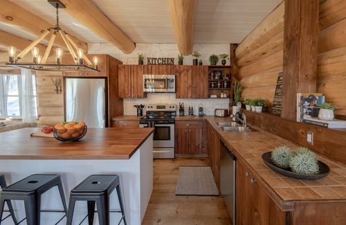 Saint-Faustin-Lac-Carre Chalet De Esquí | Scandinavian Log House – Golf, Spa & Sunny Summer Lake Getaway