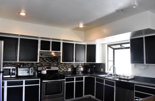 Van Nuys Casa | Scandinavian on Sylvan