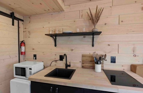 Swannanoa Casa | Scandinavian Retreat, Mountain View, and 20 Minutes to Asheville!