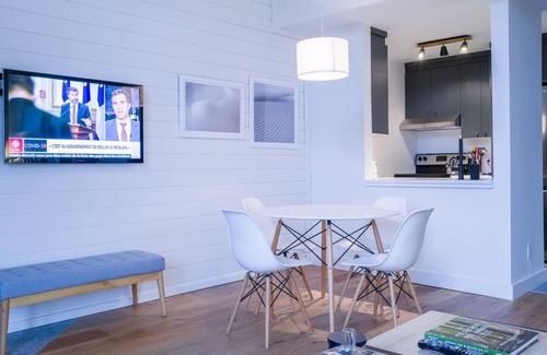 Mont-Tremblant Condominio | Scandinavian style 2BDR Mezzanine with Lake and Mountain View